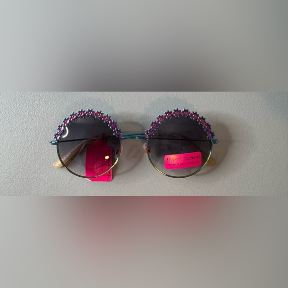 Betsey Johnson Accessories - Betsey Johnson flower child round aviator Sunglasses Purple Accents floral
